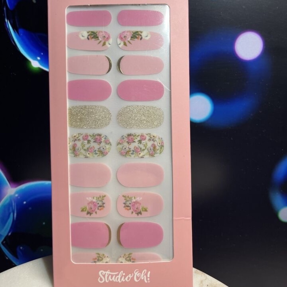 Studio Oh ~ 22 Nail Wrap Kit ~ Style Bella Flora ~ BNIB